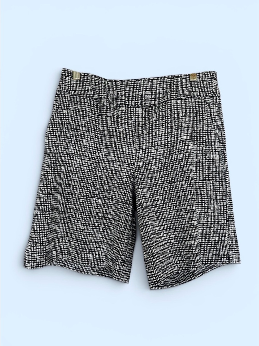 NEW YORK & COMPANY Shorts. Mid-thigh Length, Black and White, Stretch. Pockets